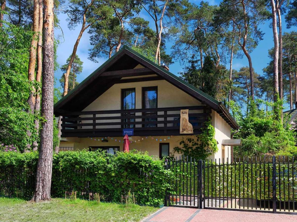 Villa Dom Kotik W Lukecinie Esterno foto