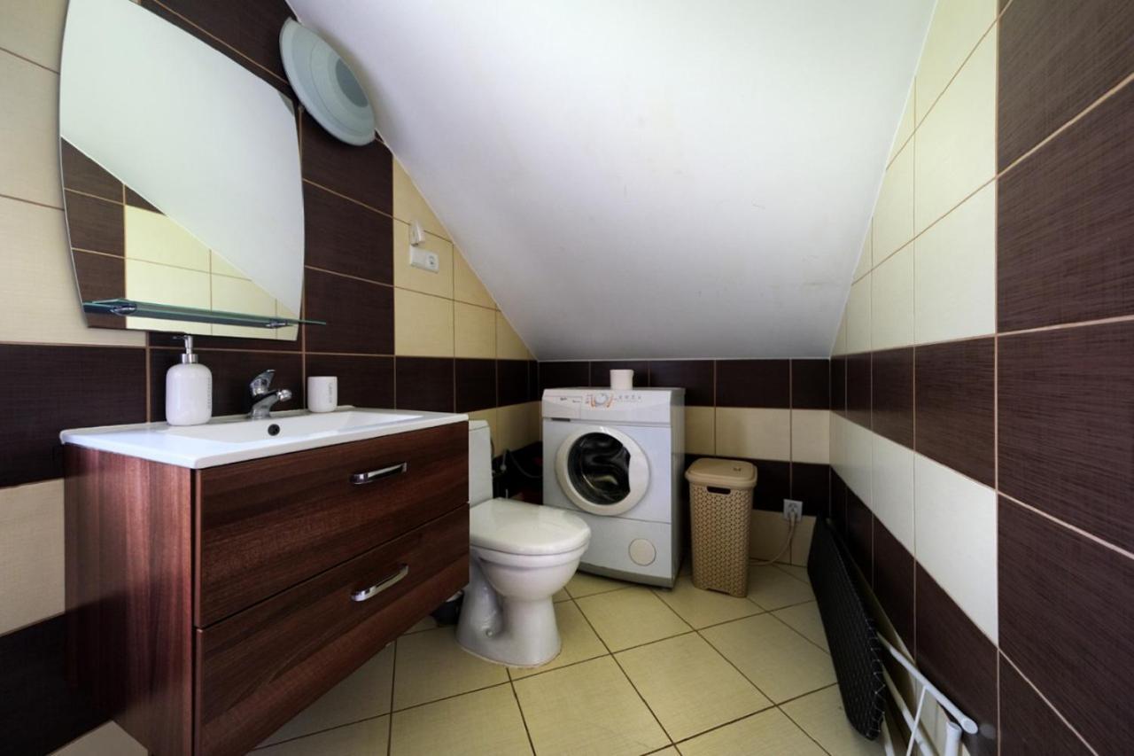 Villa Dom Kotik W Lukecinie Esterno foto