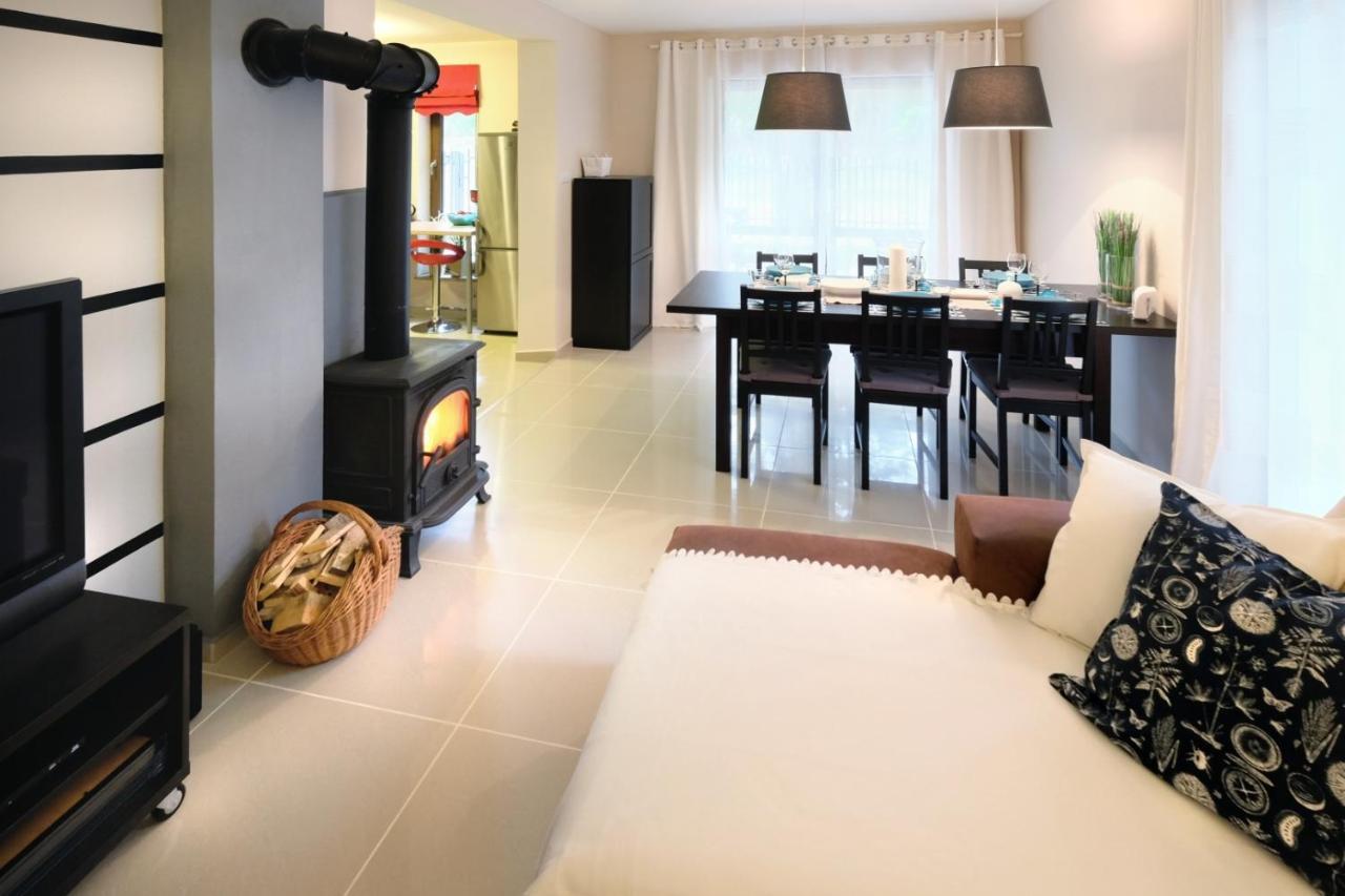 Villa Dom Kotik W Lukecinie Esterno foto