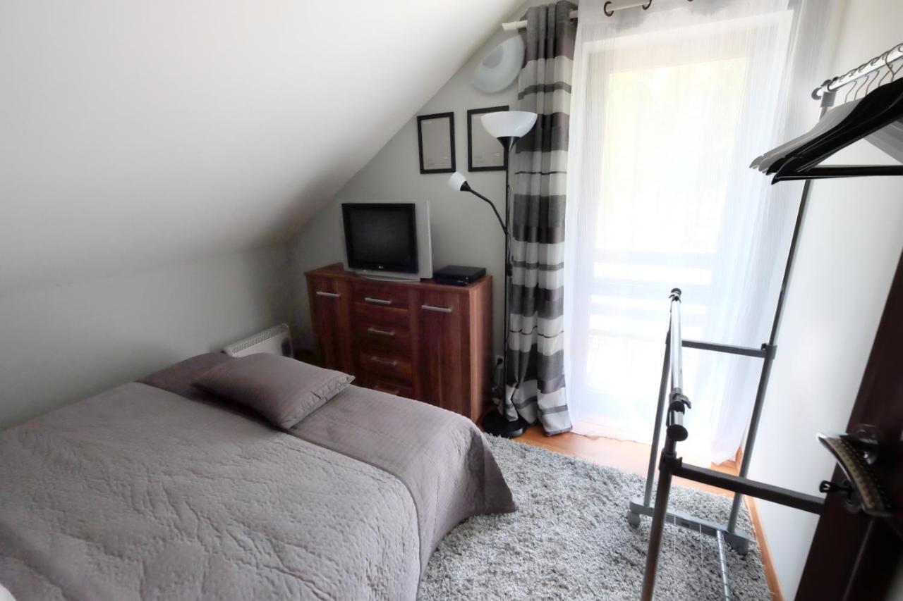Villa Dom Kotik W Lukecinie Esterno foto